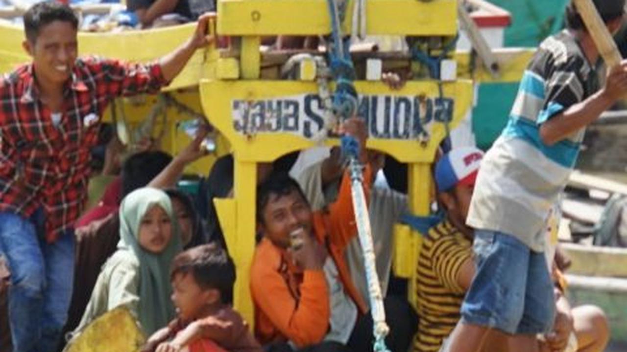 Masyarakat yang ingin mengikuti tradisi Praonan cukup membayar Rp10 ribu hingga Rp15 ribu per orang.