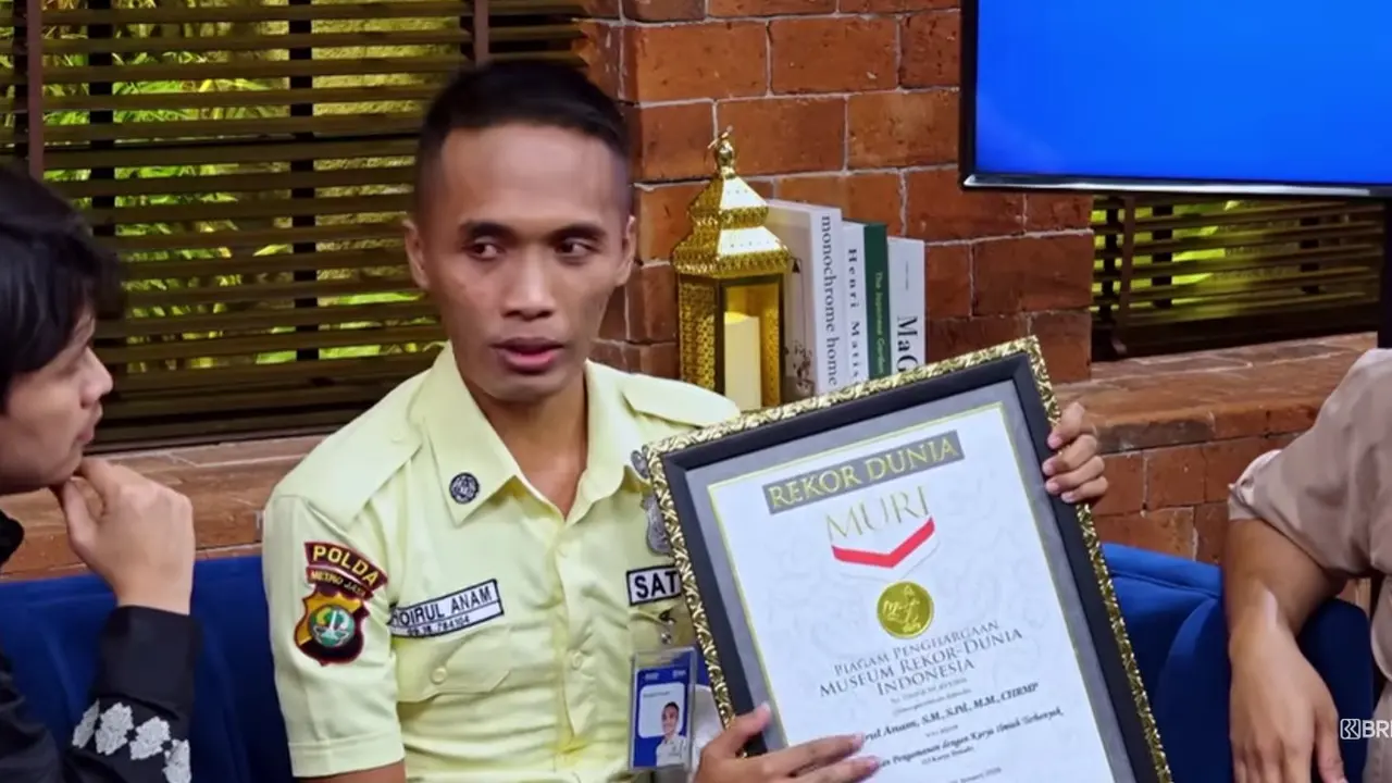 Khoirul Anam, Satpam BRI yang Lulus S2 dan Terbitkan Jurnal Internasional (Foto: YouTube Bank BRI)