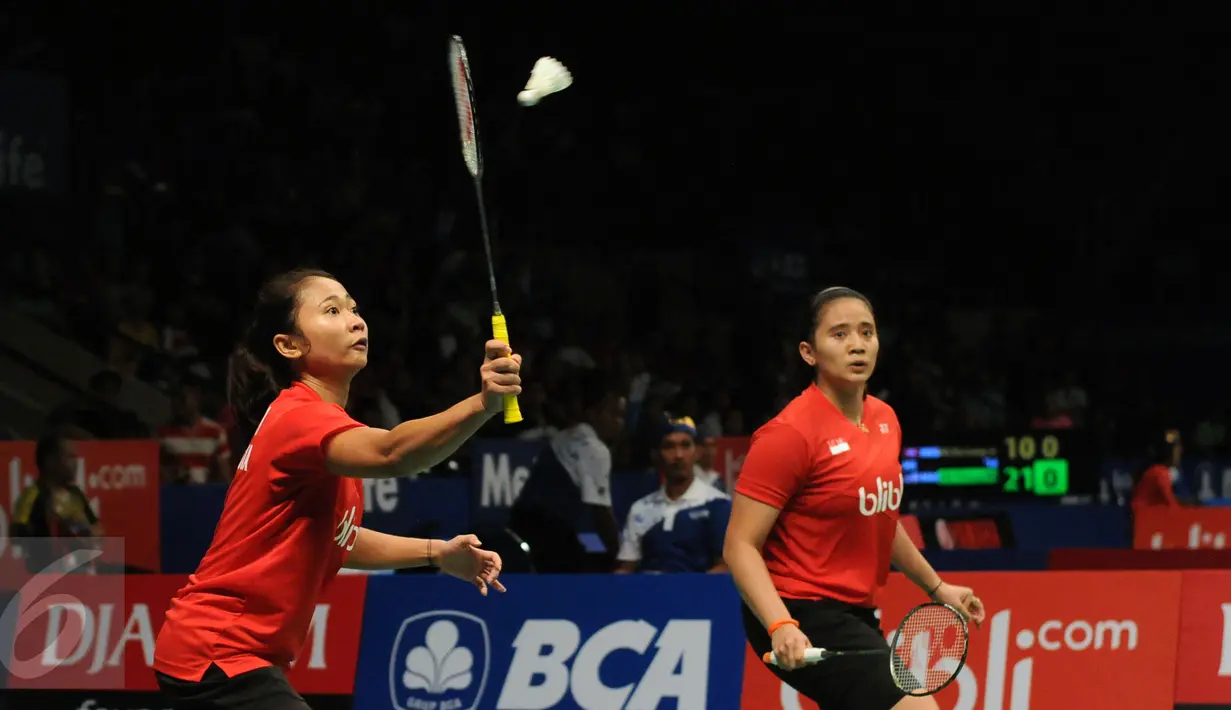 Anggia Shitta Awanda/Mahadewi Istirani Ni Ketut saat melawan Jung Kyung Eun/Shin Seung Chan (Korsel) di 16 besar BCA Indonesia Open 2016, Jakarta, Kamis (2/6/2016). Awanda/Ni Ketut menang 21-19, 19-21, 21-19. (Liputan6.com/Helmi Fithriansyah)
