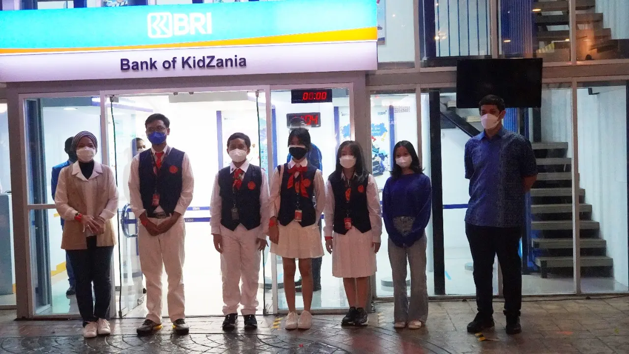KidZania kembali hadir dengan gebrakan baru menggandeng Bank BRI dengan meluncurkan establishment baru Bank of KidZania.