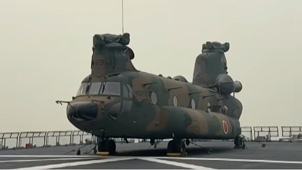 Tiga Helikopter Chinook Jepang Bantu Padamkan Kebakaran Hutan Kalimantan