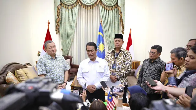 Menteri Pertanian (Mentan) Andi Amran Sulaiman dalam seremoni pengiriman perdana 1.000 ton ke Malaysia. (Dok Kementan)