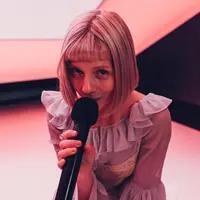 Penyanyi Aurora akan menggelar konser virtual [instagram/auroramusic]