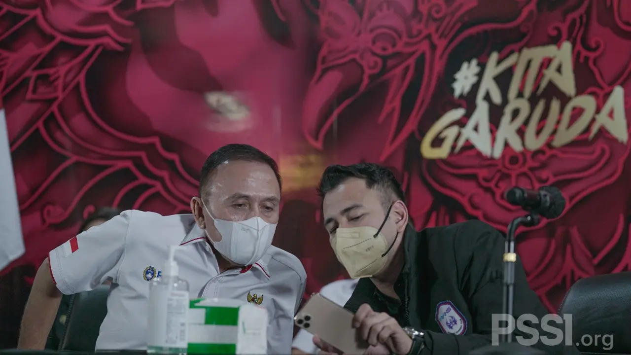 Raffi Ahmad bertemu Ketua PSSI, Mochamad Iriawan.
