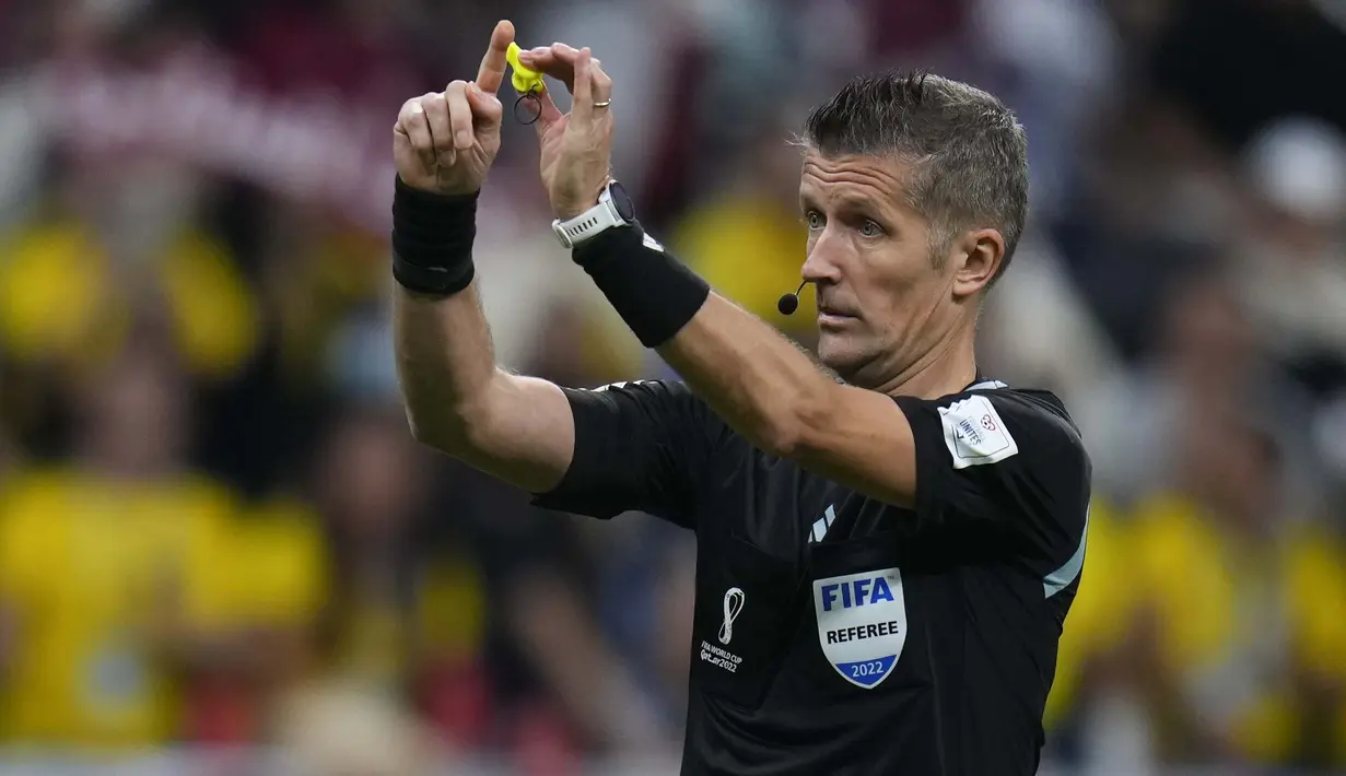 Sebelumnya, Enner Valencia sempat menggetarkan jala gawang tuan rumah Qatar. Namun, gol tersebut dianulir oleh wasit Daniele Orsato setelah Michael Estrada berada dalam posisi offside setelah ditinjau dari VAR. Ini menjadi keputusan VAR pertama di Piala Dunia 2022. (AP/Manu Fernandez)