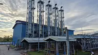 Proyek infrastruktur LNG ini berlokasi di Gunung Sitoli, Nias, dan akan diimplementasikan secara bertahap. Pada tahap awal, proyek akan menyediakan gas untuk 1 unit Pembangkit Listrik Tenaga Mesin Gas (PLTMG) berkapasitas 34,4 MW, kemudian dilanjutkan bertambah hingga kapasitas total 59,4 MW.