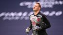 2. Manuel Neuer (Bayern Munchen) - Neuer sukses meraih gelar juara Liga Champions 2019/2020 bersama Bayern Munchen. Kiper berusia 34 tahun ini mendapat rating 6.88 berkat 6 kali melakukan clean sheet dan 8 kali kebobolan di Liga Champions musim ini. (AFP/Franck Fife/pool)