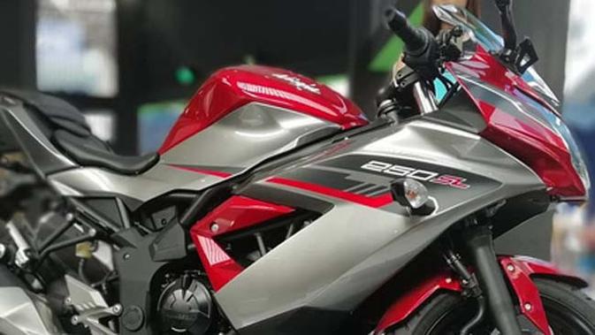 Mengintip Warna Baru Kawasaki  Ninja  250  SL  Harga Berubah 