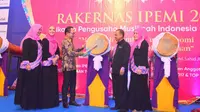 Menteri Hanif Luncurkan Gerakan Nasional Muslimah Membangun
