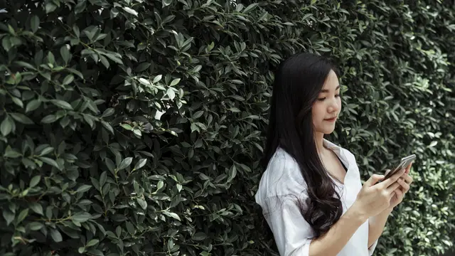 wanita oktober hapus kenangan mantan