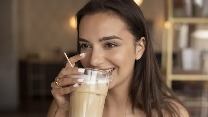 Punya Asam Lambung Tapi Masih Ingin Ngopi? Berikut Takaran yang Aman Untuk Dikonsumsi (photo by freepik.com)