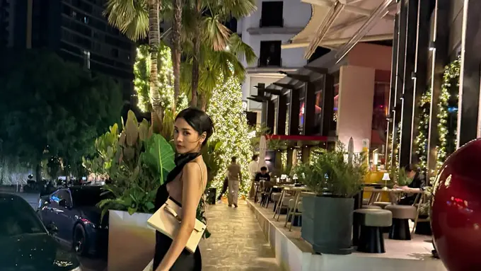 Rayakan Ulang Tahun ke-30  di Thailand, Anya Geraldine Tampil Memikat dengan Backless Dress Hitam