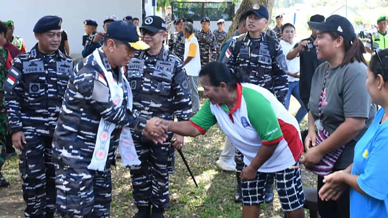 FOTO: TNI AL Bangun Dialog dan Pulihkan Kepercayaan Masyarakat di Kepulauan Talaud