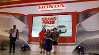 Pemberian satu unit Mobilio RS CVT merupakan bagian dari program `It’s Honda Day` periode April 2016.