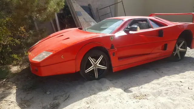Nissan Sentra dimodifikasi jadi Ferrari F40