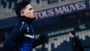 Ragnar Oratmangoen, bintang Timnas Indonesia, bermain untuk FCV Dender.