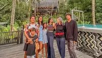 Momen Luna Maya Habiskan Waktu Bersama Keluarga di Bali (Sumber: Instagram/lunamaya)
