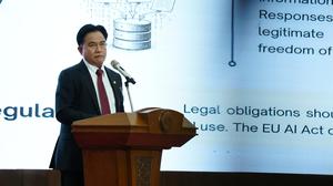 Yusril: AI Boleh Canggih, Tanggung Jawab Hukum Tetap di Tangan Manusia