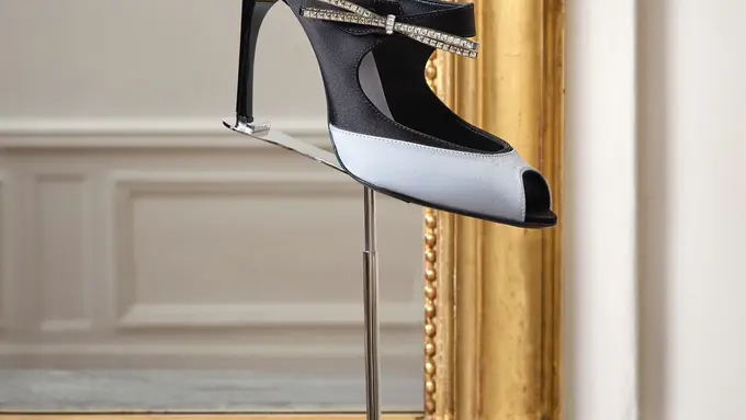 Talon Choc Jadi Simbol Feminitas Baru dalam Koleksi Autumn-Winter 2026/27 Roger Vivier