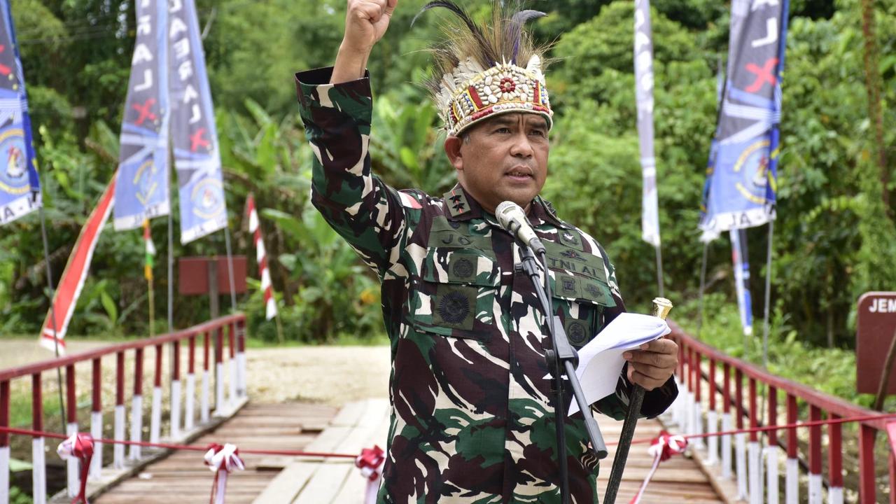 TNI AL Resmikan Jembatan Baru di Bonggo