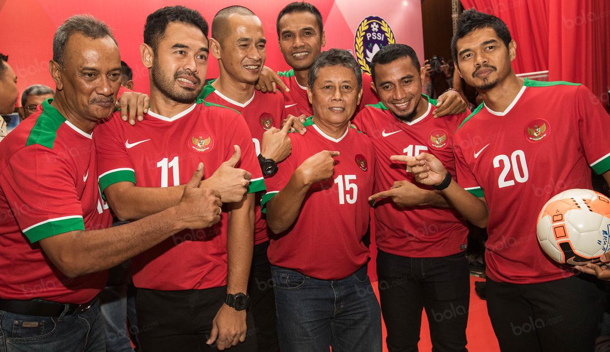Mantan kapten Timnas Indonesia paling senior yang hadir dalam kongres ini adalah Herry Kiswanto (tengah), kapten Timnas Indonesia pada 1985 hingga 1987. (Bola.com/Vitalis Yogi Trisna)