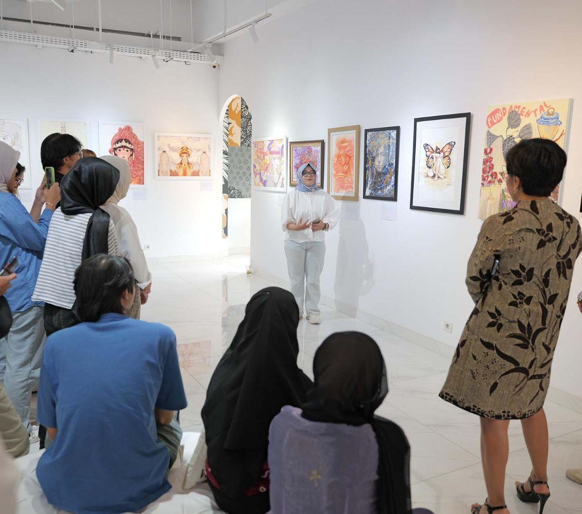 Pameran lukisan dan puisi bertajuk 'Perempuan dalam Lukisan' digelar dalam acara peringatan Hari Anti Kekerasan terhadap Perempuan di 2madison Art Gallery, Jakarta, 15 – 17 Desember 2023. Acara yang mengusung tema&nbsp;’16 Hari, Satu Pesan: Kenali Huk