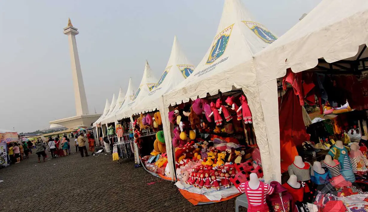 Tidak hanya itu, harga barang yang ada di PRJ Monas lebih terjangkau di banding PRJ Kemayoran. PRJ Monas harganya lebih terjangkau untuk masyarakat umum menengah ke bawah, Jakarta, Rabu (11/6/2014) (Liputan6.com/Faisal R Syam).