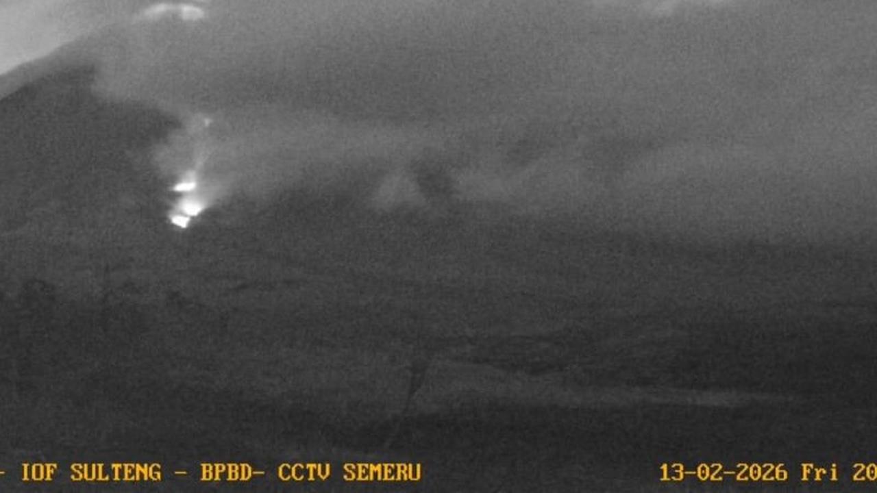 Gunung Semeru Kembali Luncurkan Awan Panas Guguran Sejauh 4 Km