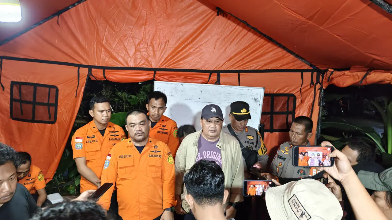 Pencarian Pesawat ATR 42-500 di Gunung Bulusaraung