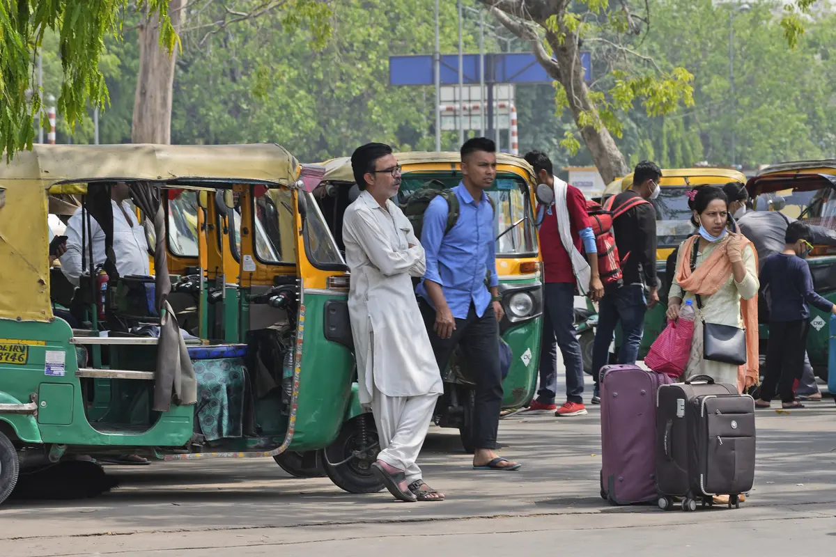 Pengemudi Taksi dan Bajaj di New Delhi Mogok