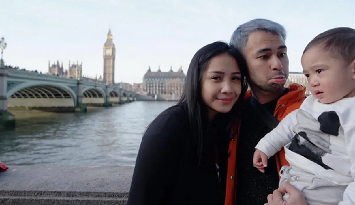 Seringnya mengecat rambut, membuat kesehatan rambutnya menjadi tidak baik. Apalagi, ia mengaku jarang merawat rambutnya saat sedang diwarnai. (Instagram/raffinagita1717)