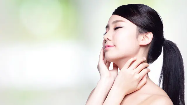 Bagaimana Mengencangkan Kulit Leher yang Tampak Mengendur di Usia Muda? Gali Jawabannya Yuk!