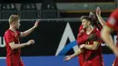 Gelandang Belgia, Kevin De Bruyne (kiri) berselebrasi usai mencetak gol ke gawang Denmark pada pertandingan UEFA Nations League di stadion King Power di Leuven, Belgia, Rabu (18/11/2020). Belgia mengumpulkan 15 poin dari enam laga. (AP Photo/Francisco Seco)