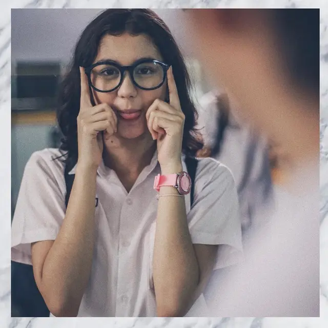 6 Potret Cantik Zoe Jackson, Kekasih Aditya Zoni yang Mirip Irish Bella