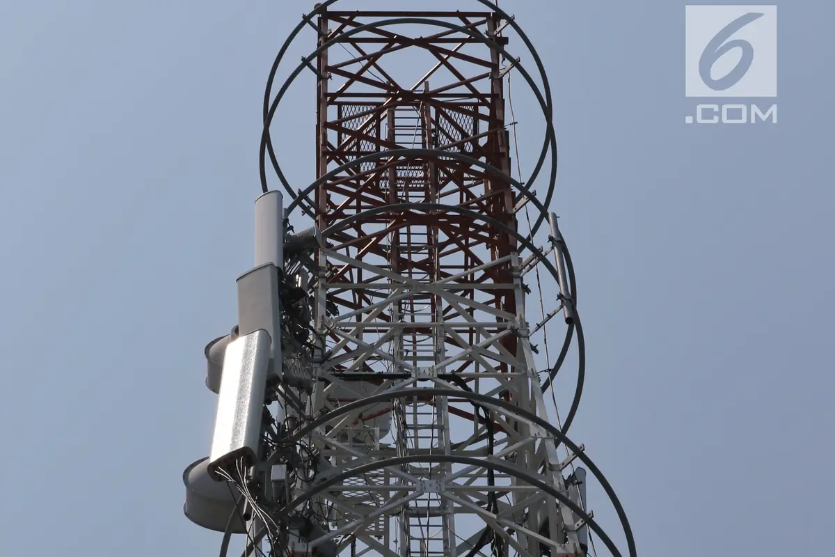 Melihat Perawatan Tower Telekomunikasi di Kepulauan Seribu