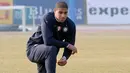 Inter Milan's Brazilian forward Adriano warms up during a training session of his team at "la Pinetina", Inter Milan's training grounds on February 23, 2009 in Appiano Gentile. AFP PHOTO / GIUSEPPE CACACE