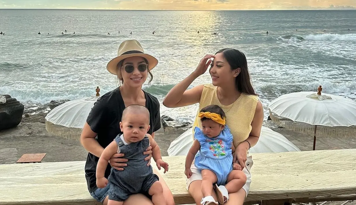 Lewat unggahan Instagram pribadinya, Nikita Willy punya alasan khusus memilih Bali. Ia sengaja menjauhi polusi udara dengan berada di Pulau Dewata. Selama satu bulan penuh, Nikita Willy bareng baby Izz juga sang suami bakal menghabiskan waktu di Bali. (Liputan6.com/IG/@nikitawillyofficial94).