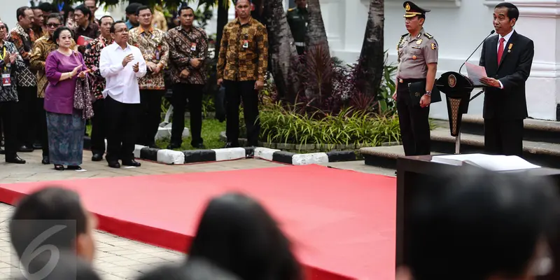 20160801-Jokowi Didampingi Megawati Buka Pameran Lukisan Koleksi Istana Negara-Jakarta