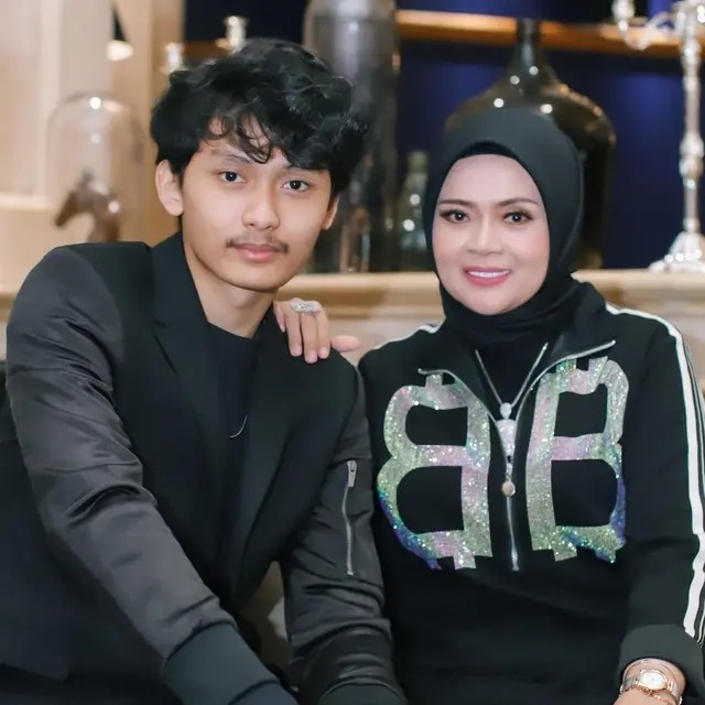 Potret Neng Desy dan Anaknya