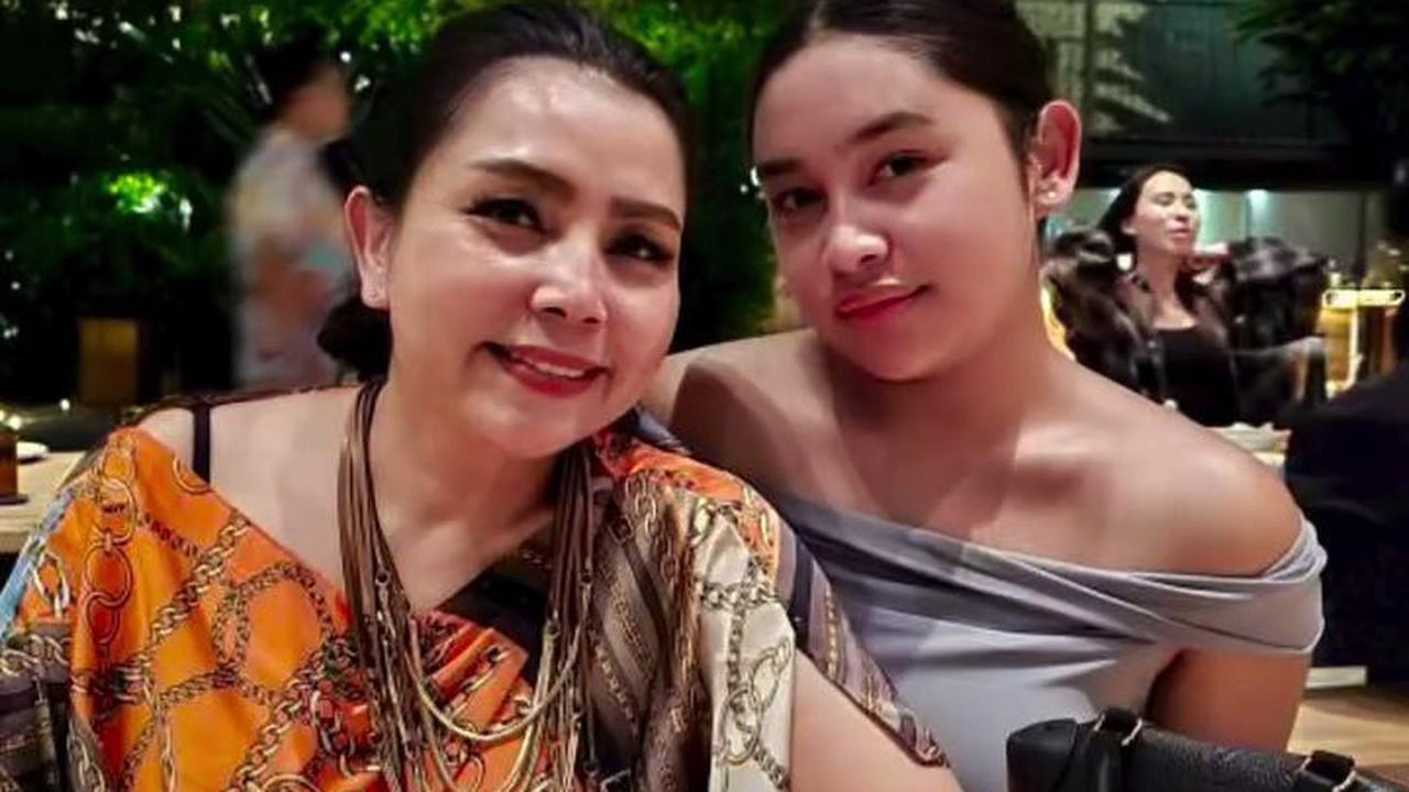 8 Potret Mayangsari Bersama Khirani Sang Putri yang Sudah ABG, Nikmati Waktu Bersama - Ziarah Makam Soeharto