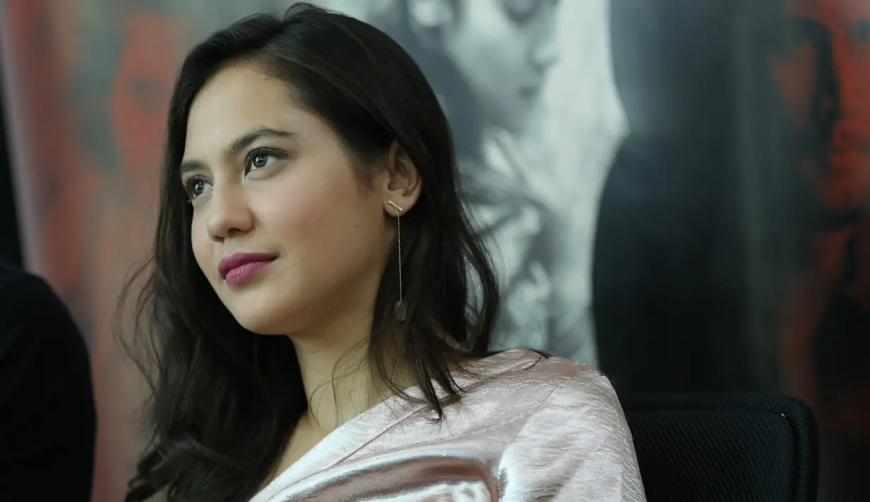 "Aku memang belum pernah syuting di genre seperti ini. Di capture aja, terlihat perbedaan itu," tutur Pevita Pearce. (Daniel Kampua/Bintang.com)