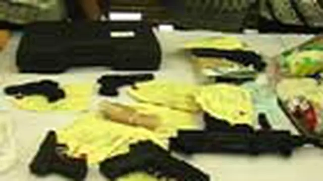 Dalam lima bulan terakhir, Kepolisian Daerah (Polda) Metro Jaya berhasil menyita 26 senjata api dari berbagai jenis dan merk. Senjata api tersebut  didapat dari sitaan kasus-kasus kriminalitas maupun narkoba yang diungkap polisi yang hari ini, Jumat (4/6)