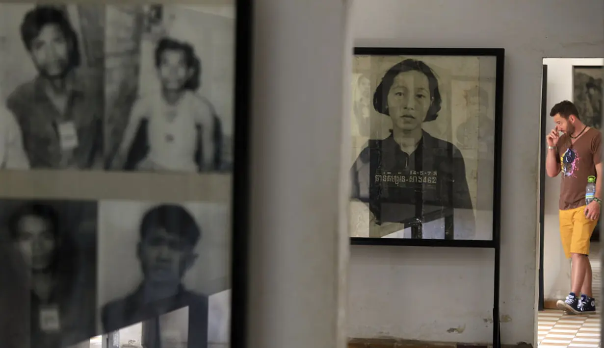 Sejak 1975 hingga 1979, ribuan orang dipenjarakan, disiksa dan dibunuh di penjara Tuol Sleng yang kini menjadi Museum Genosida di Phnom Penh, (5/8/2014). (REUTERS/Damir Sagolj)