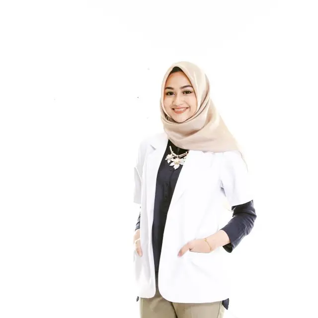 Potret Cantik Lulu Faza Adik Adly Fairuz yang Berprofesi Dokter