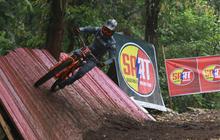 Agenda Resmi Federasi Sepeda Dunia, Banyuwangi Ijen Geopark Downhill Diikuti Ratusan Pembalap dari 7 Negara