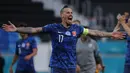 Marek Hamsik. Striker Timnas Slovakia ini telah mencetak 26 gol dari 126 caps untuk negaranya sebelum turnamen Euro 2020 berlangsung. Di laga perdana melawan Polandia, meski menang 2-1, ia belum mampu menyumbang gol untuk mempertajam rekornya. (Foto: AP/Pool/Evgenya Novozhenina)