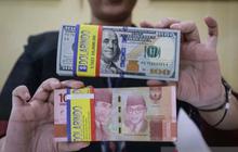 Rupiah Keok Hampir Sentuh Rp17.000 per USD, Dipicu Tensi Perang Israel-Iran dan Fitch Rating