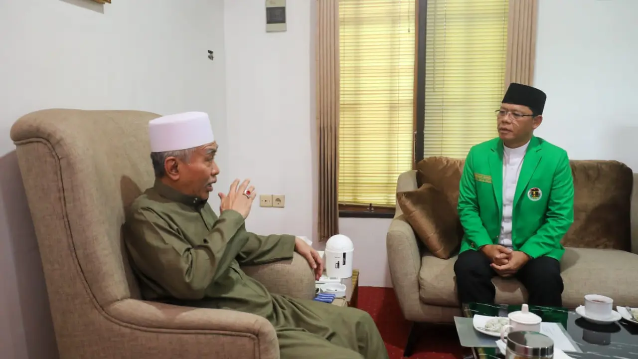 Plt Ketua Umum PPP Muhamad Mardiono bersilaturahmi ke Tuan Guru KH M Wildan Salman di Martapura. (Istimewa)