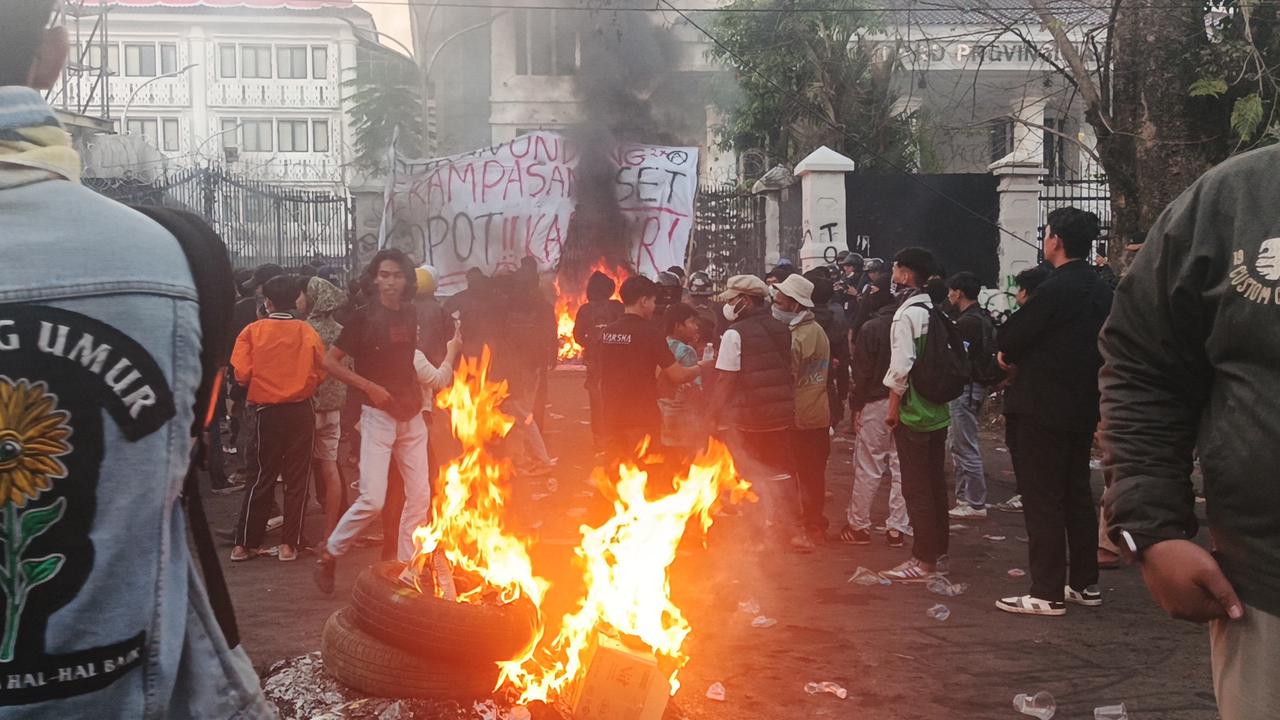 DPR Bakal Koordinasi dengan Kapolri Bebaskan Mahasiswa yang Ditahan Saat Demo