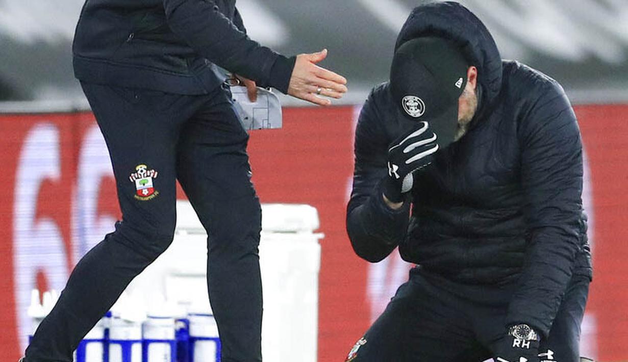 Kemenangan atas Liverpool ini bisa dibilang sebagai momen luar biasa bagi Soton. Dalam tujuh pertemuan terakhir kedua tim, Liverpool selalu menang. Terakhir kali Southampton menang atas The Reds terjadi pada 2017. (AP/Adam Davy,Pool)